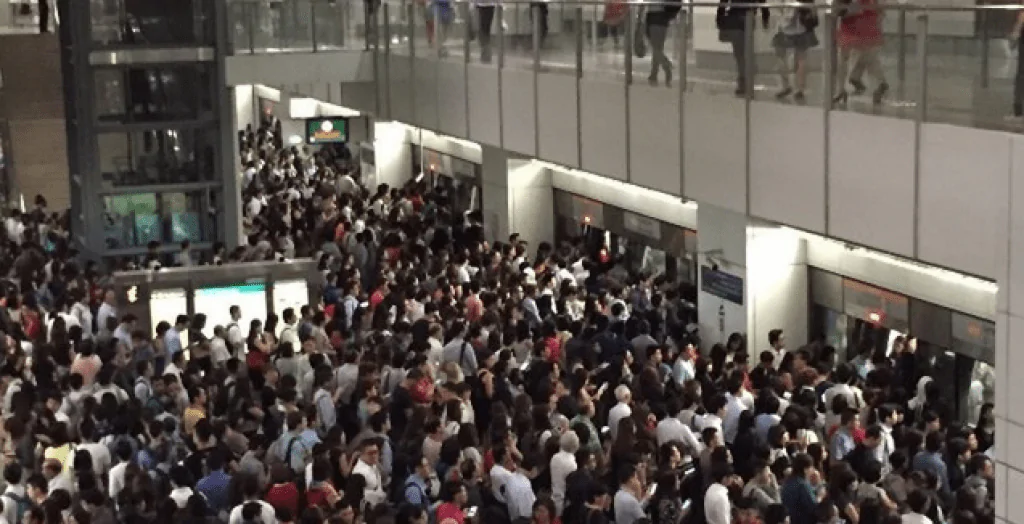 A Lonely Expat Singapore Sex Story – A Tale of Isolation and Lust